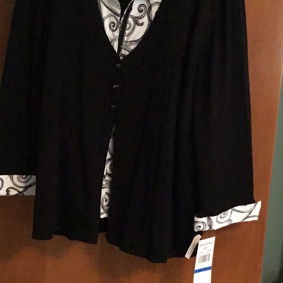 Top - Picture 2 of 3